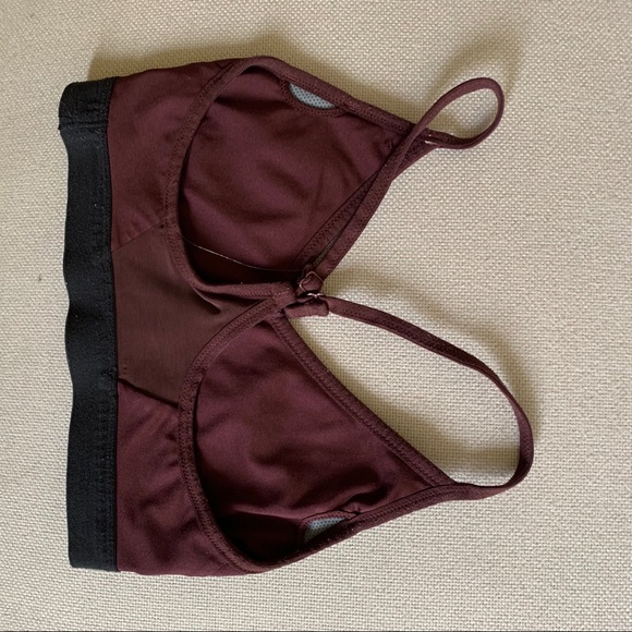Maroon Nike sports bra size small - Picture 2 of 2